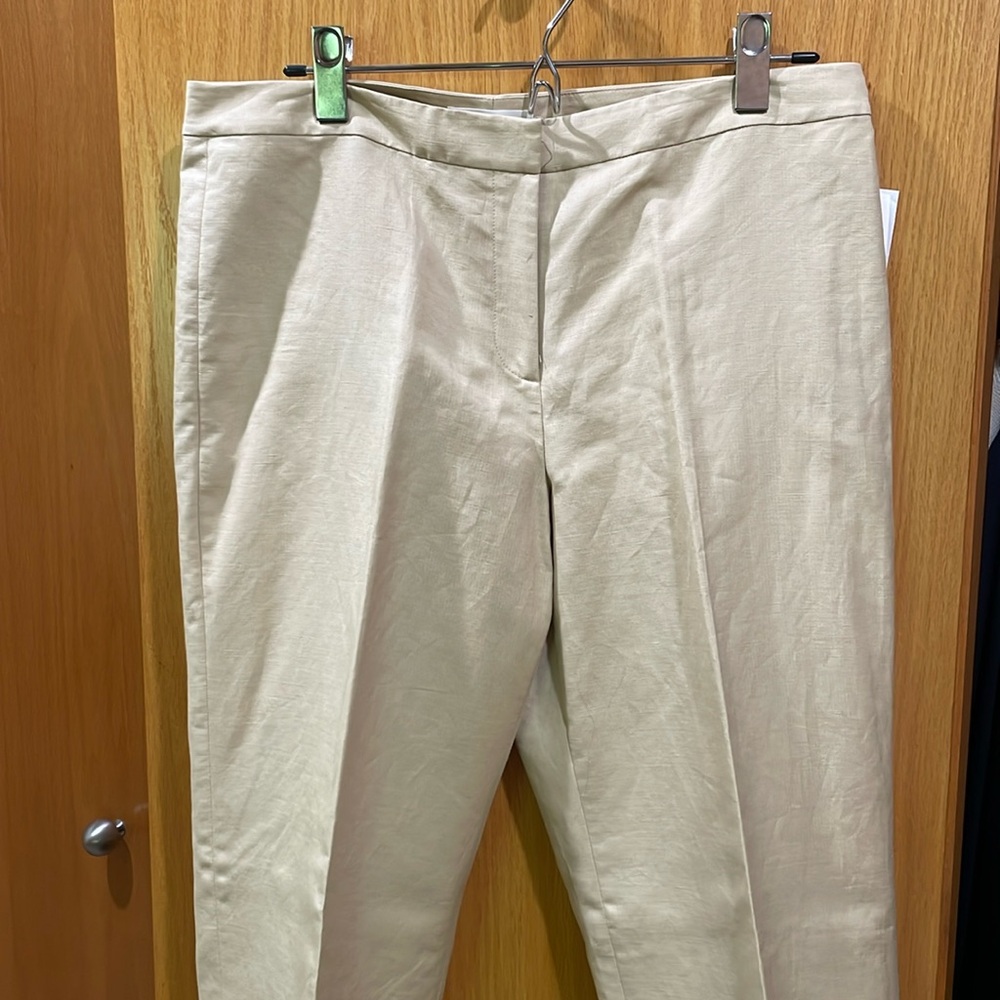 Calvin Klein women’s NWT linen blend slacks.